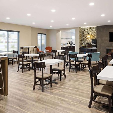 La Quinta Inn & Suites By Wyndham Wenatchee Bagian luar foto