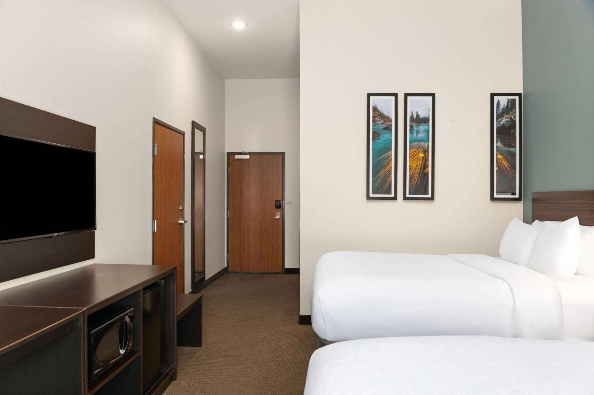 La Quinta Inn & Suites By Wyndham Wenatchee Bagian luar foto