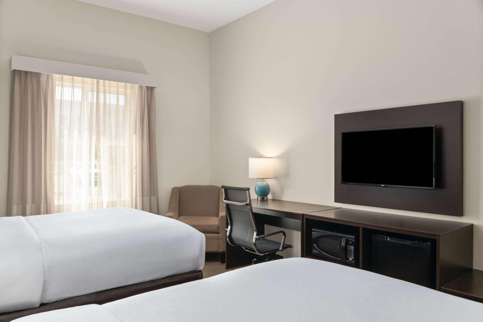 La Quinta Inn & Suites By Wyndham Wenatchee Bagian luar foto