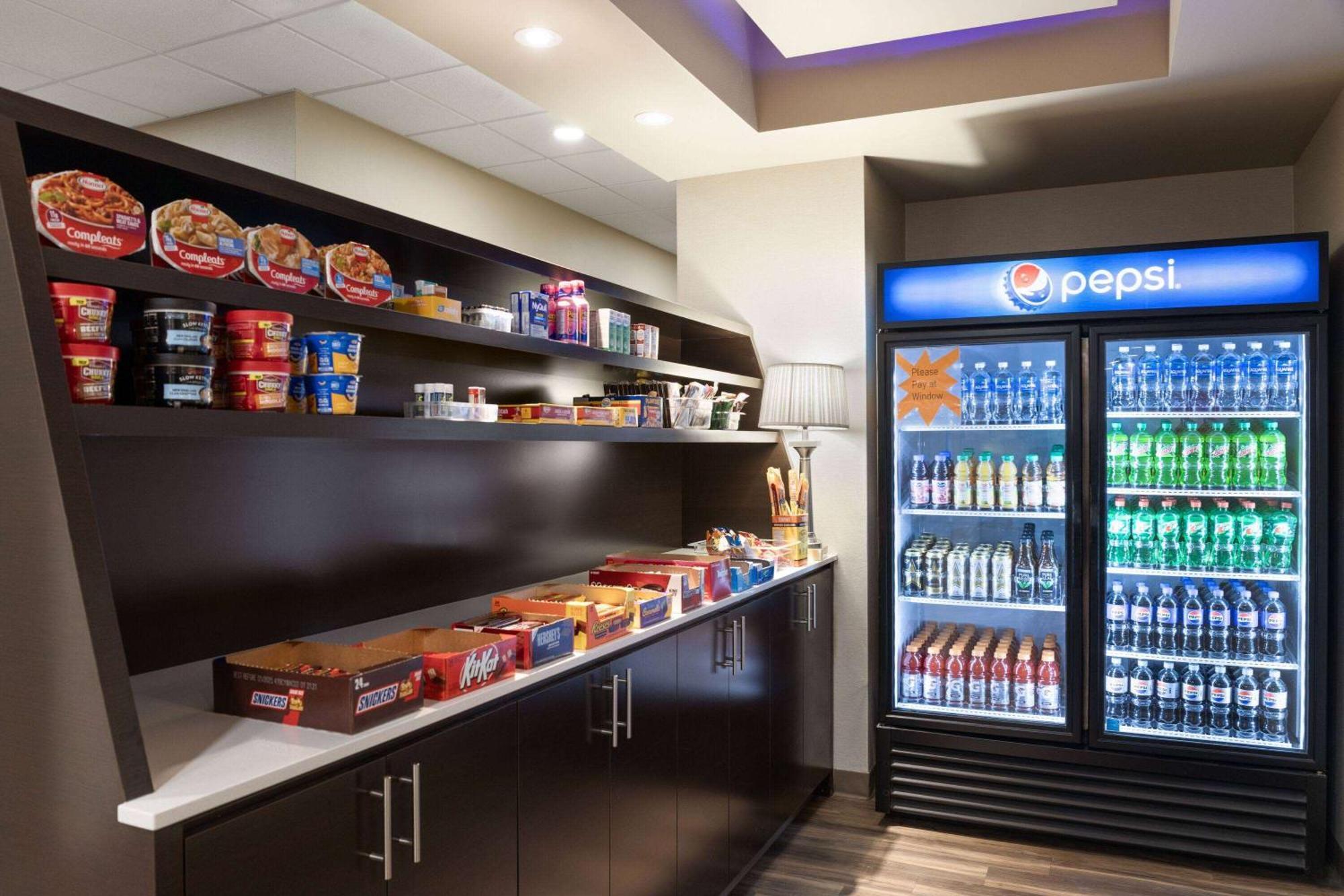 La Quinta Inn & Suites By Wyndham Wenatchee Bagian luar foto