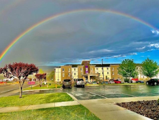 La Quinta Inn & Suites By Wyndham Wenatchee Bagian luar foto